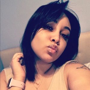 Meet your Posher, Rayna